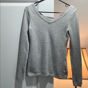 Old Navy Vneck sweater